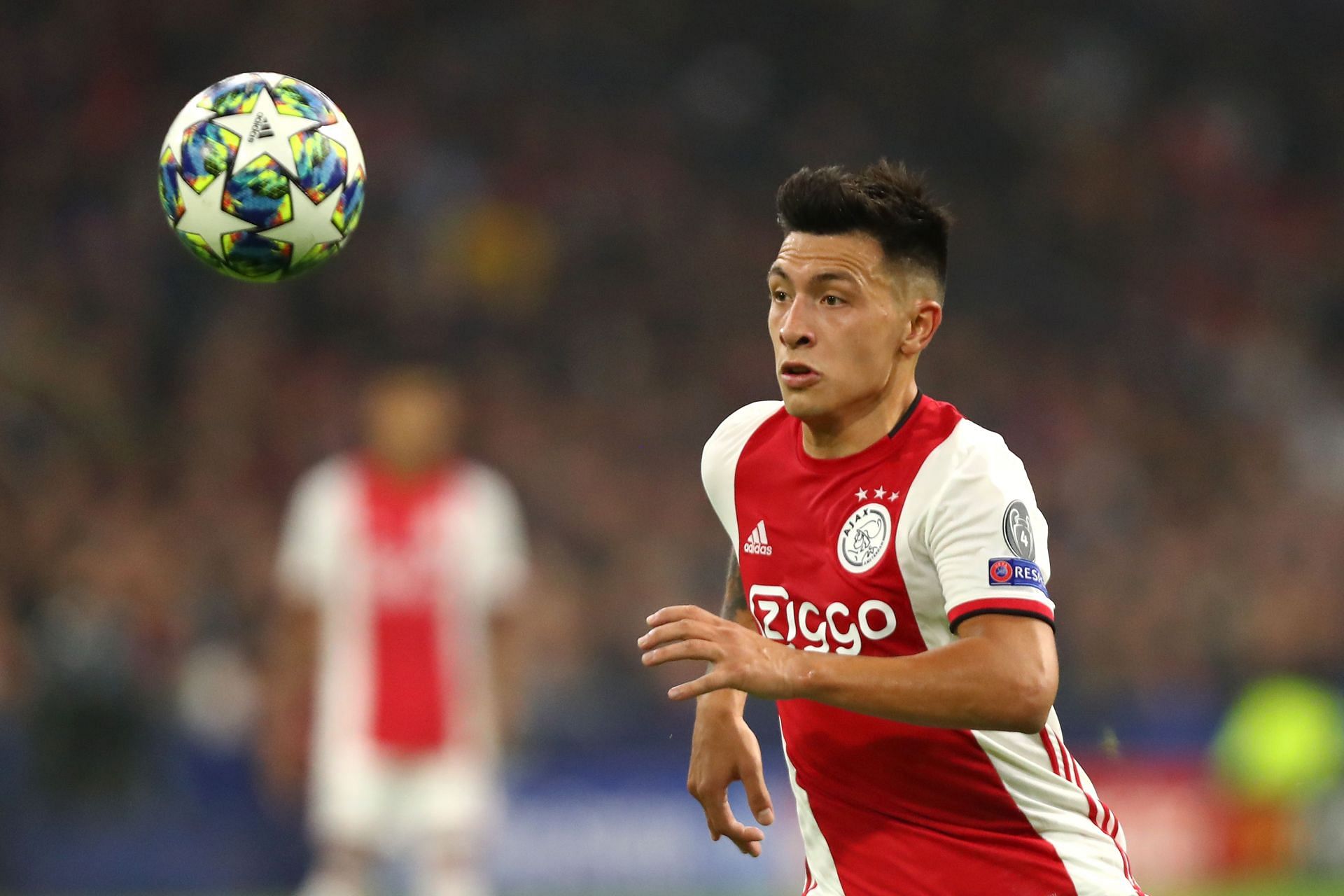 Lisandro Martinez is close to joining Arsenal
